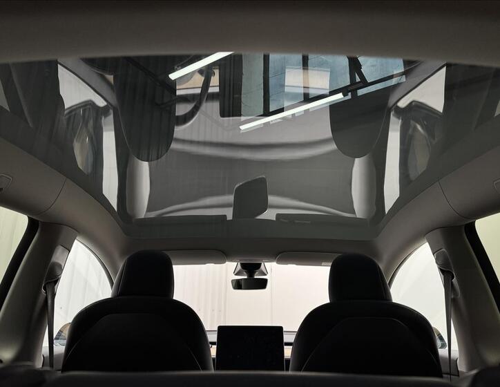 Tesla Model Y 29