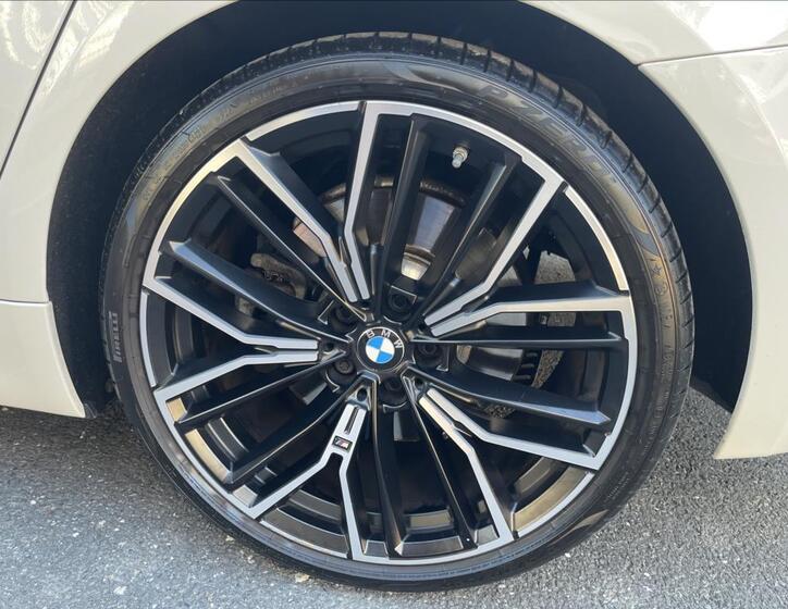 BMW Řada 5 35