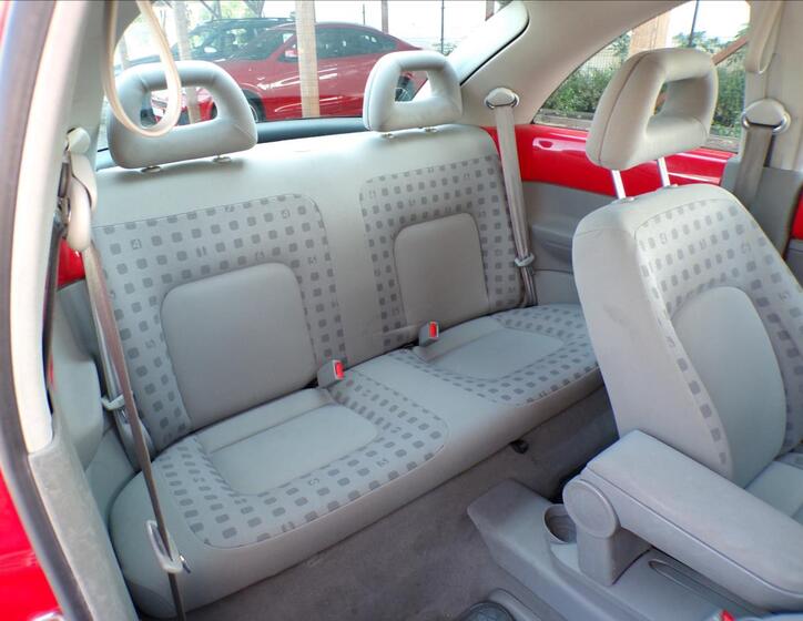 Volkswagen New Beetle 19