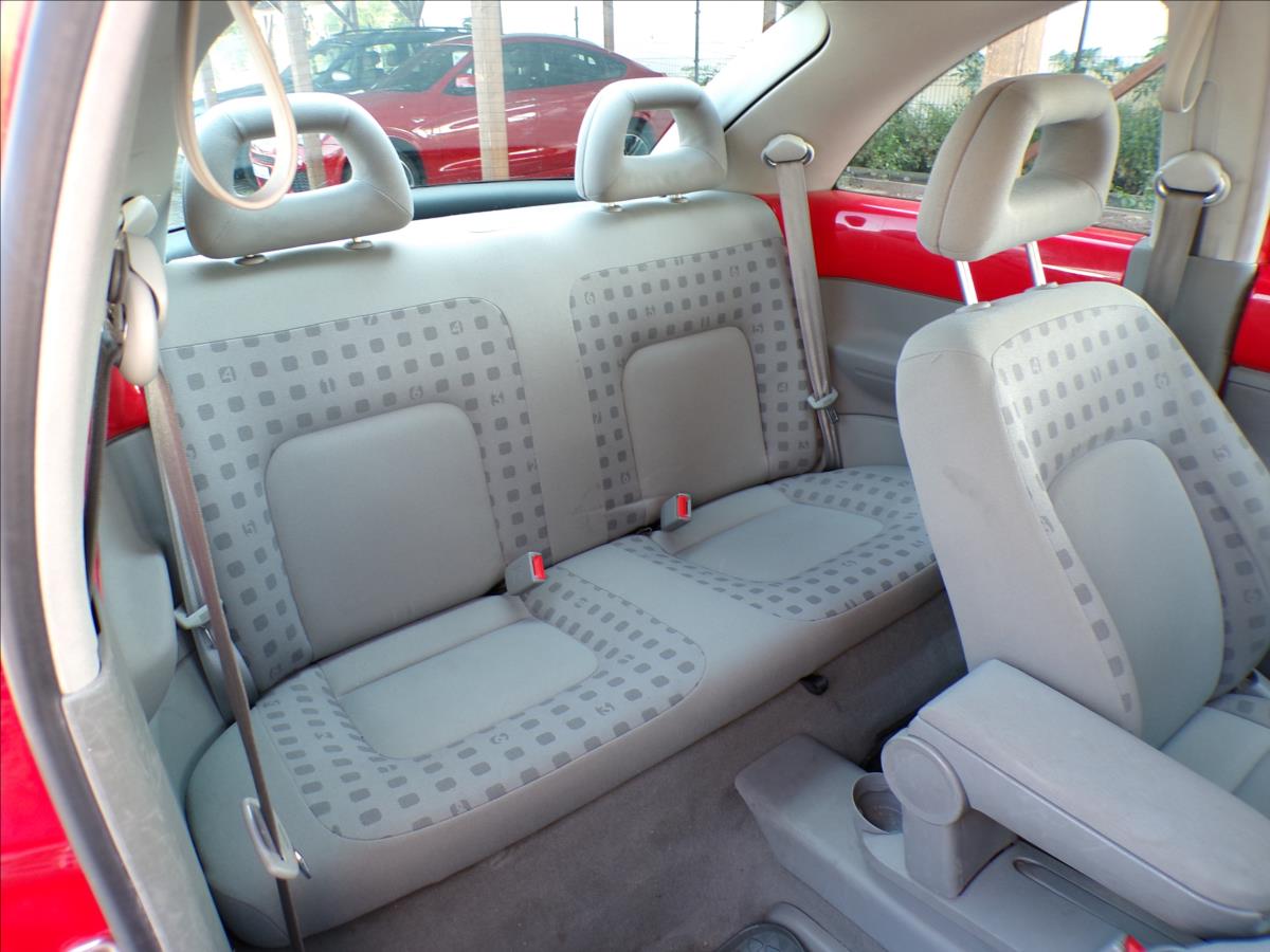 Volkswagen New Beetle