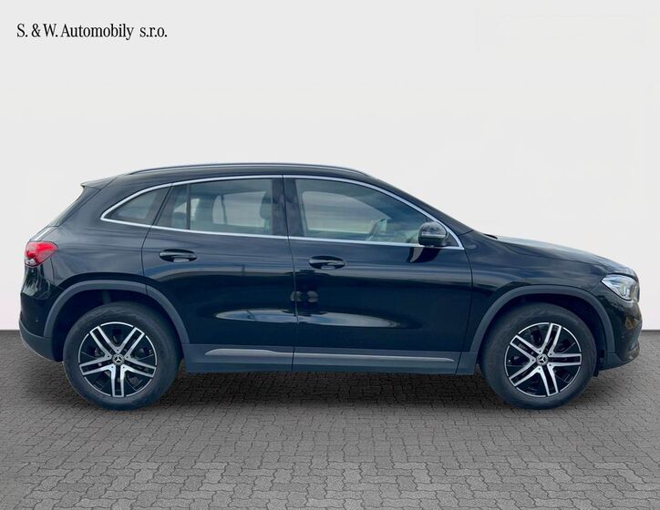 Mercedes-Benz GLA 5