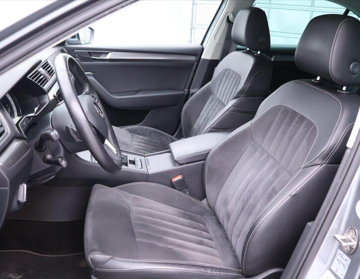 Škoda Superb 11