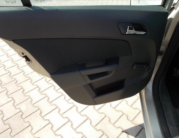 Opel Astra 16
