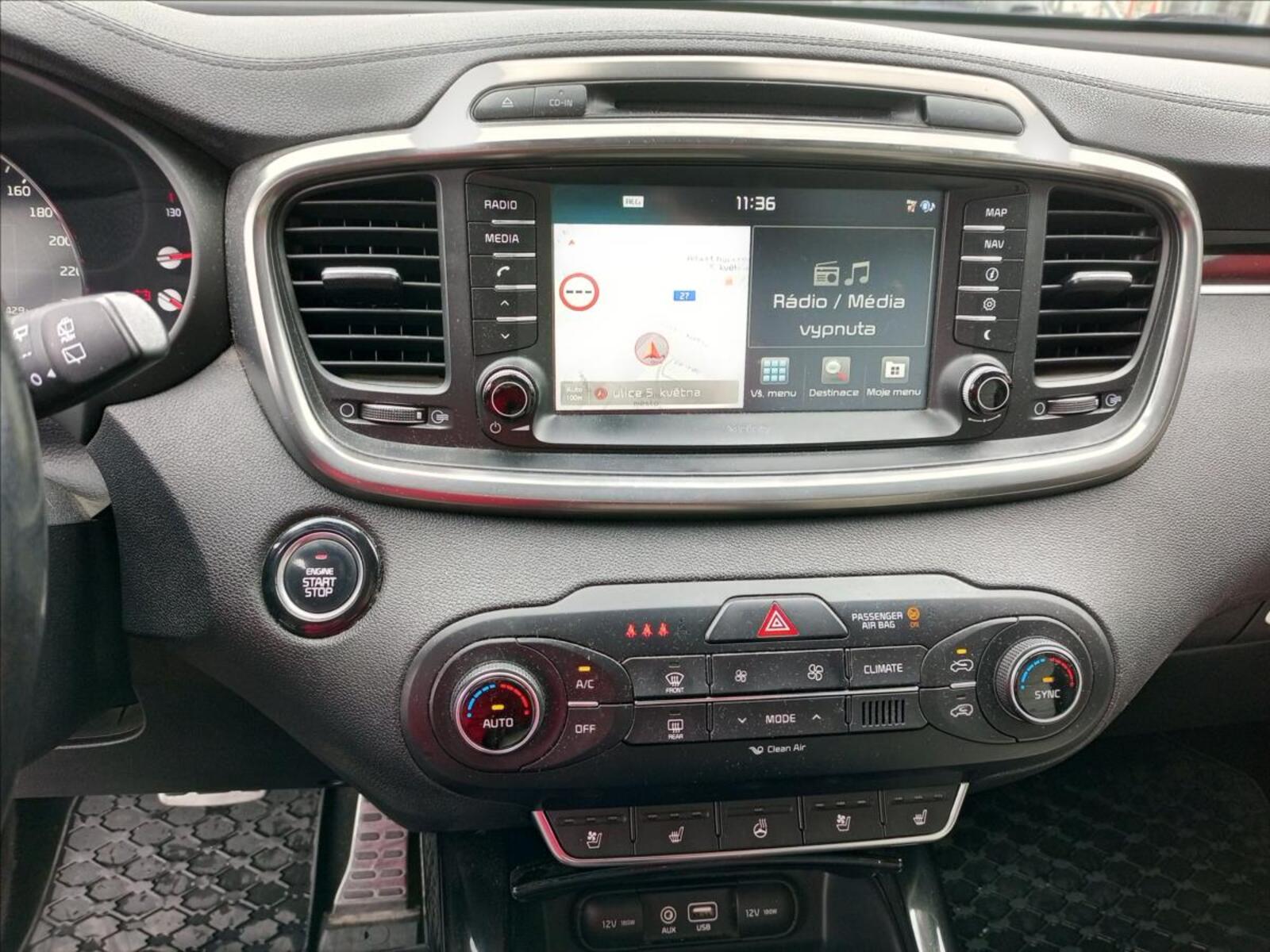KIA Sorento 16