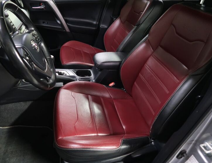 Toyota RAV4 9