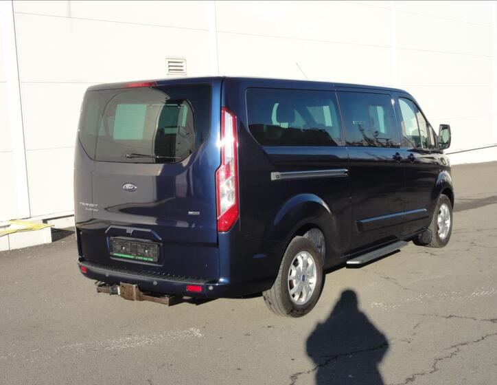 Ford Tourneo Custom 4
