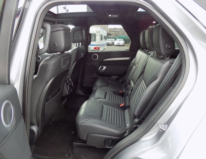 Land Rover Discovery 11