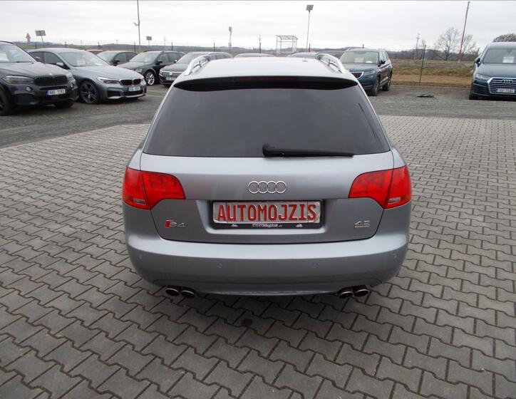 Audi S4 10