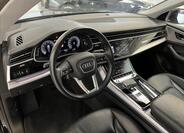 Audi Q8 6