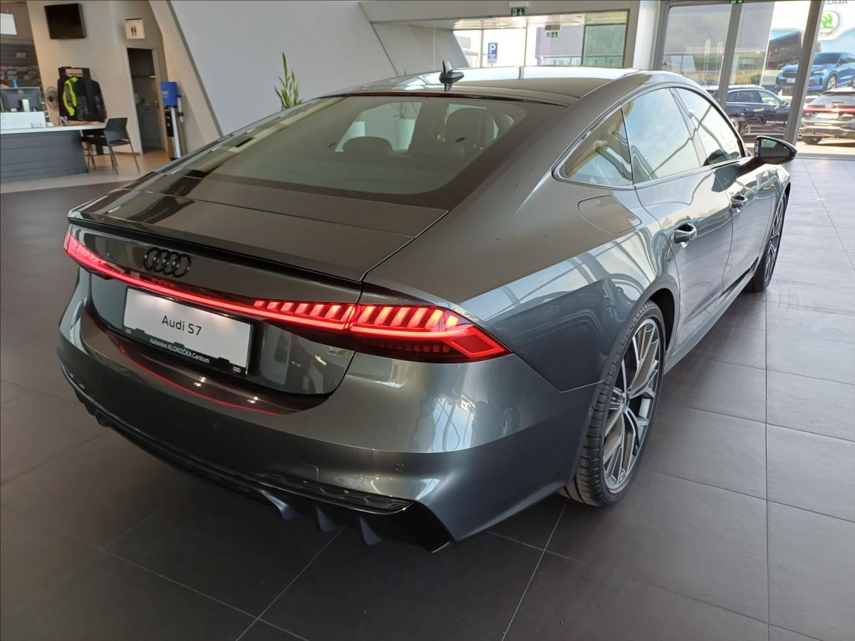 Audi S7