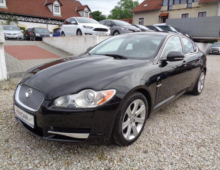 Jaguar XF 3