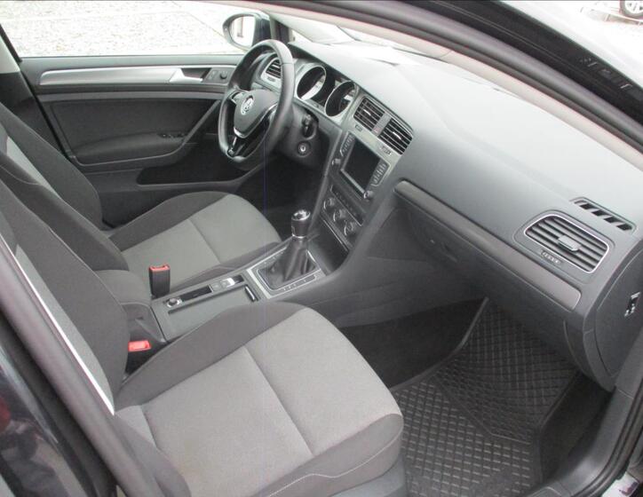 Volkswagen Golf 9