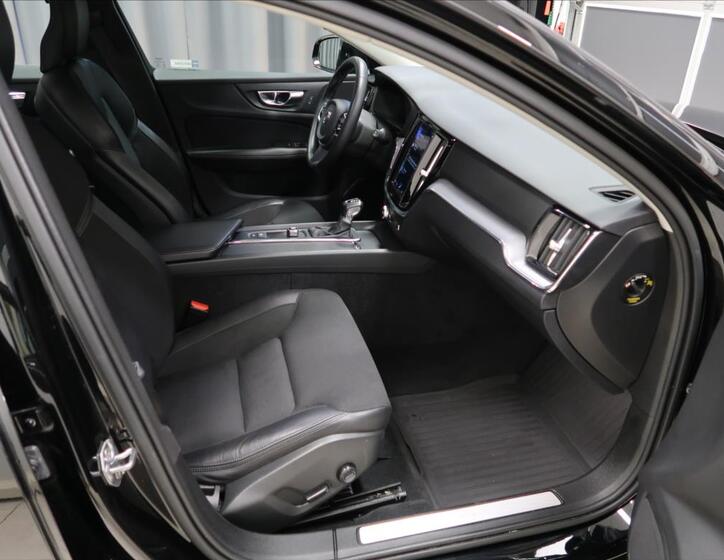 Volvo V60 11