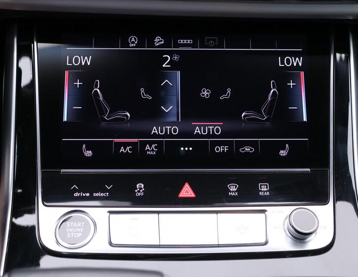Audi Q7 25