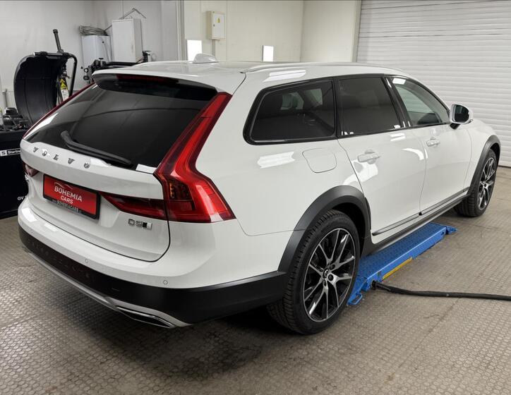 Volvo V90 6