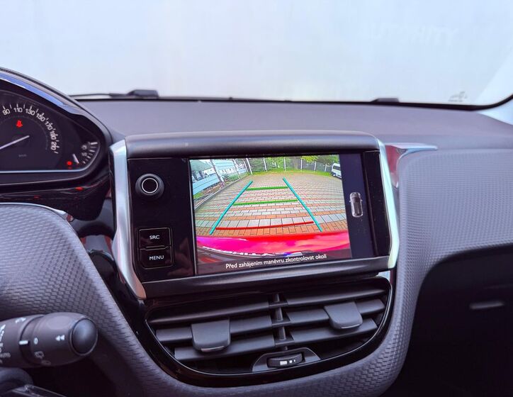 Peugeot 208 18