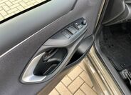 Toyota Yaris 12