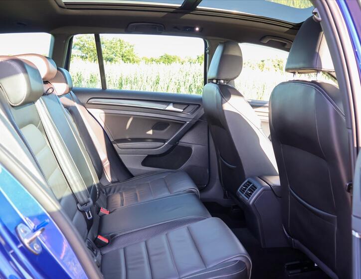 Volkswagen Golf 16