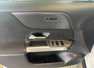 Mercedes-Benz EQB 10