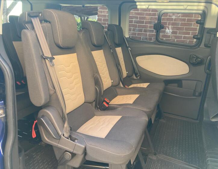 Ford Tourneo Custom 10