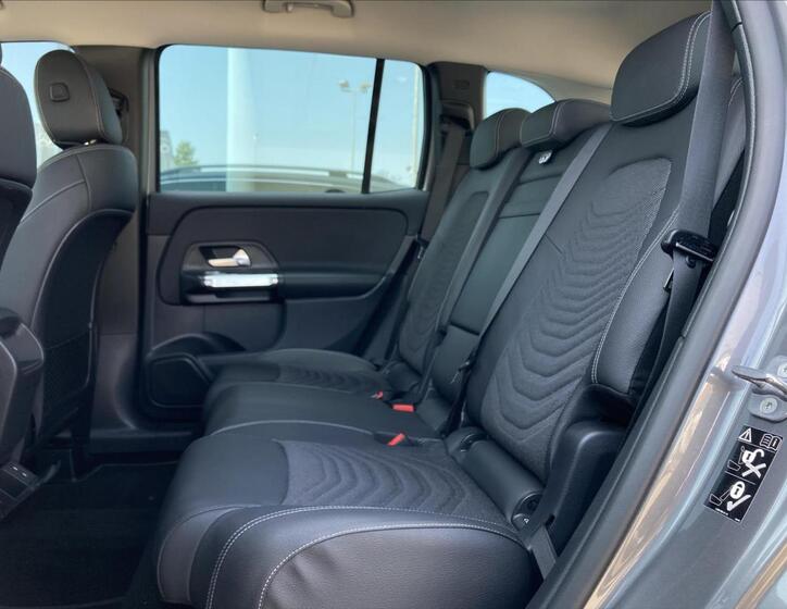 Mercedes-Benz GLB 11