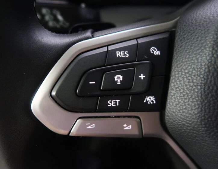 Volkswagen Golf 25