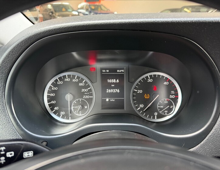Mercedes-Benz Vito 17