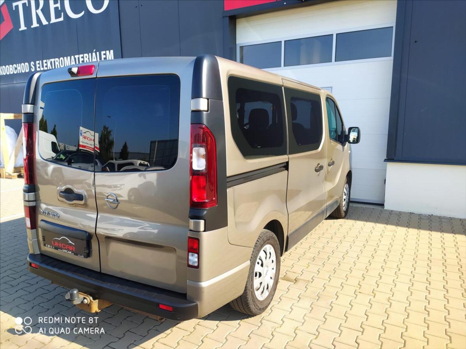 Opel Vivaro 4