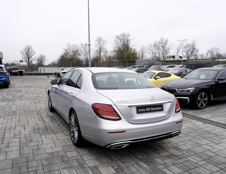 Mercedes-Benz Třídy E 4