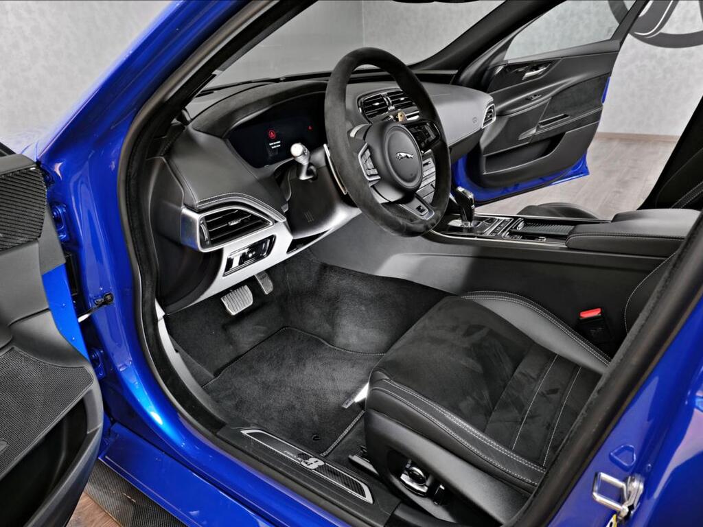 Jaguar XE 15