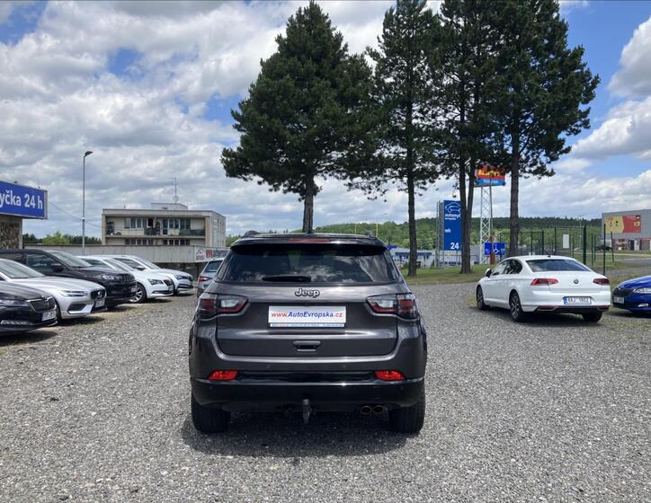 Jeep Compass 8