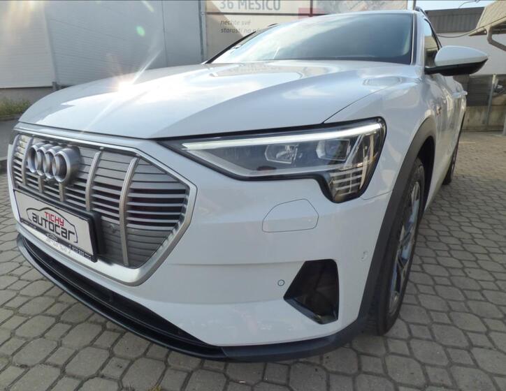 Audi e-tron 62