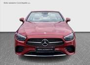 Mercedes-Benz Třídy E 8
