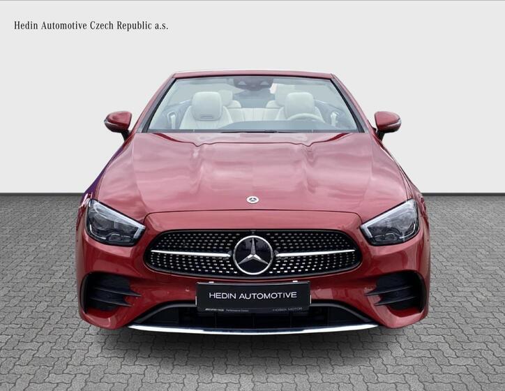 Mercedes-Benz Třídy E 8