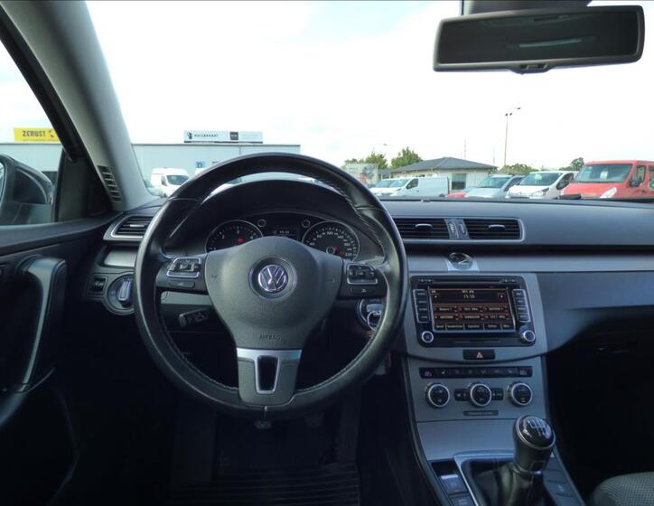 Volkswagen Passat 12