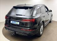 Audi Q7 4