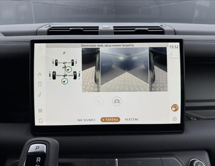 Land Rover Defender 21