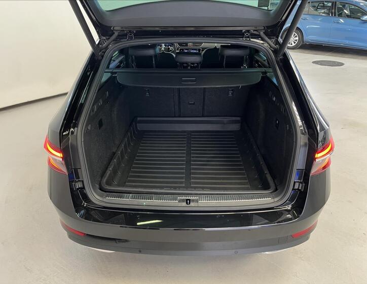 Škoda Superb 30