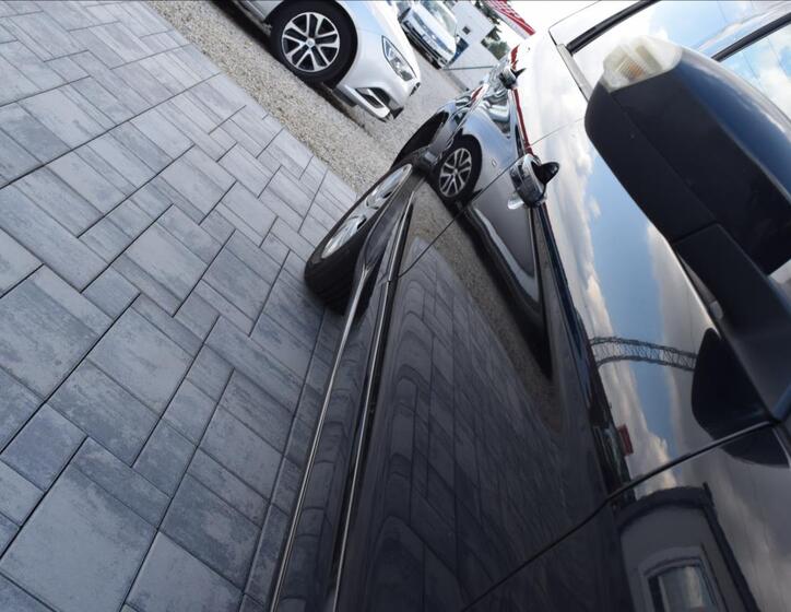 Ford Galaxy 9