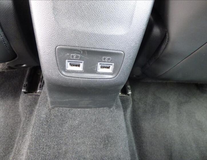 Peugeot 208 42