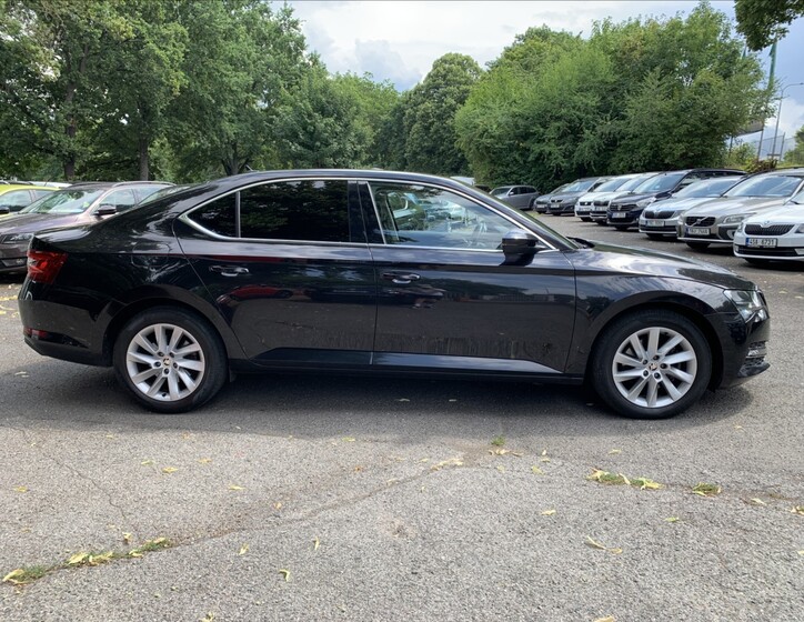 Škoda Superb 4