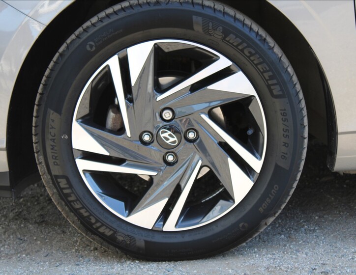 Hyundai i20 30
