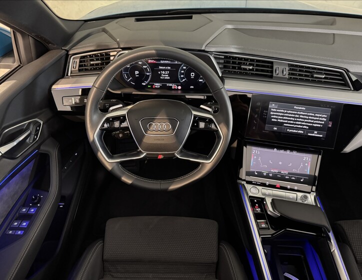 Audi e-tron 15