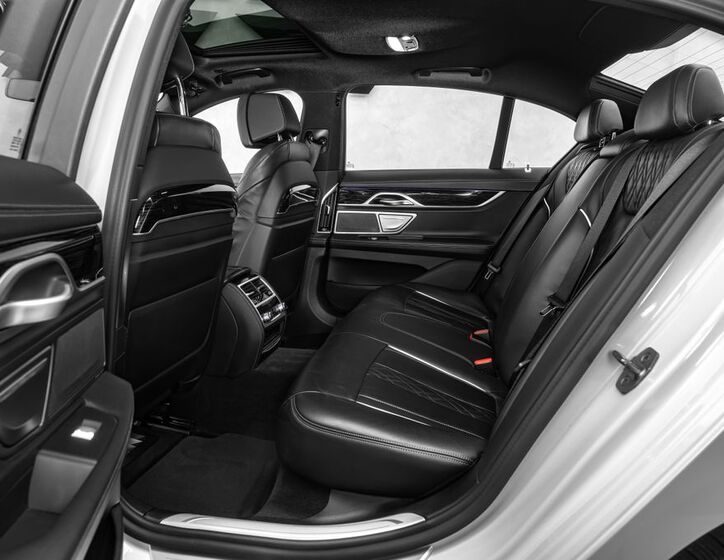 BMW Řada 7 13