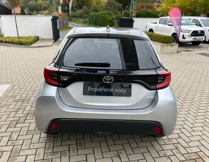 Toyota Yaris 5