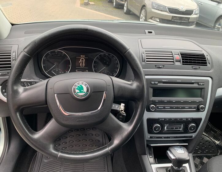 Škoda Octavia 12
