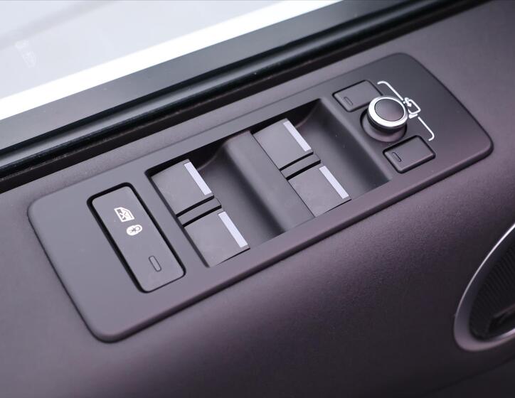 Land Rover Discovery 16