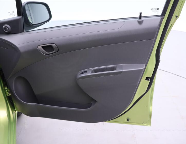 Chevrolet Spark 12
