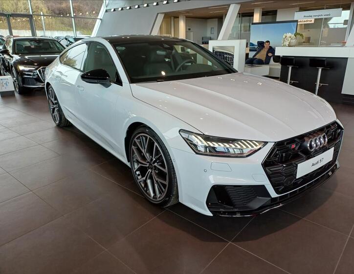 Audi S7 3