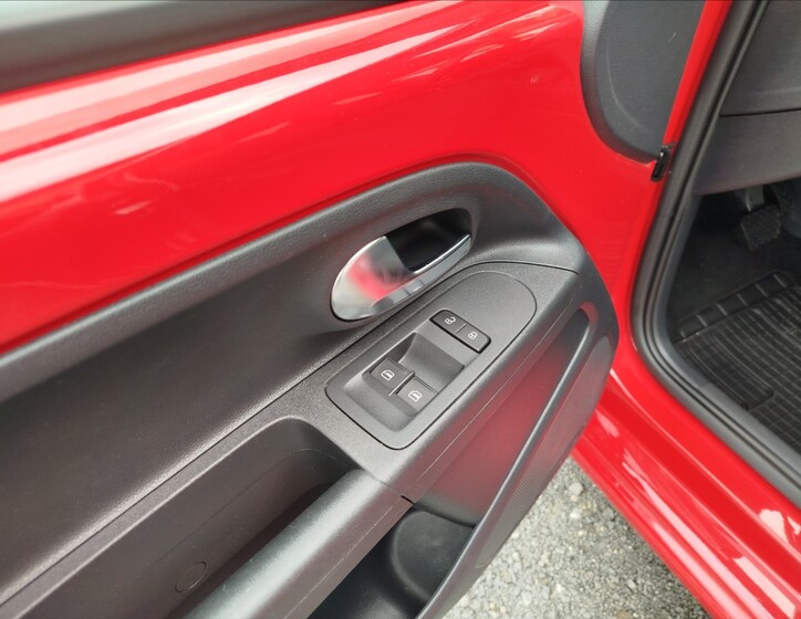 Volkswagen up! 12
